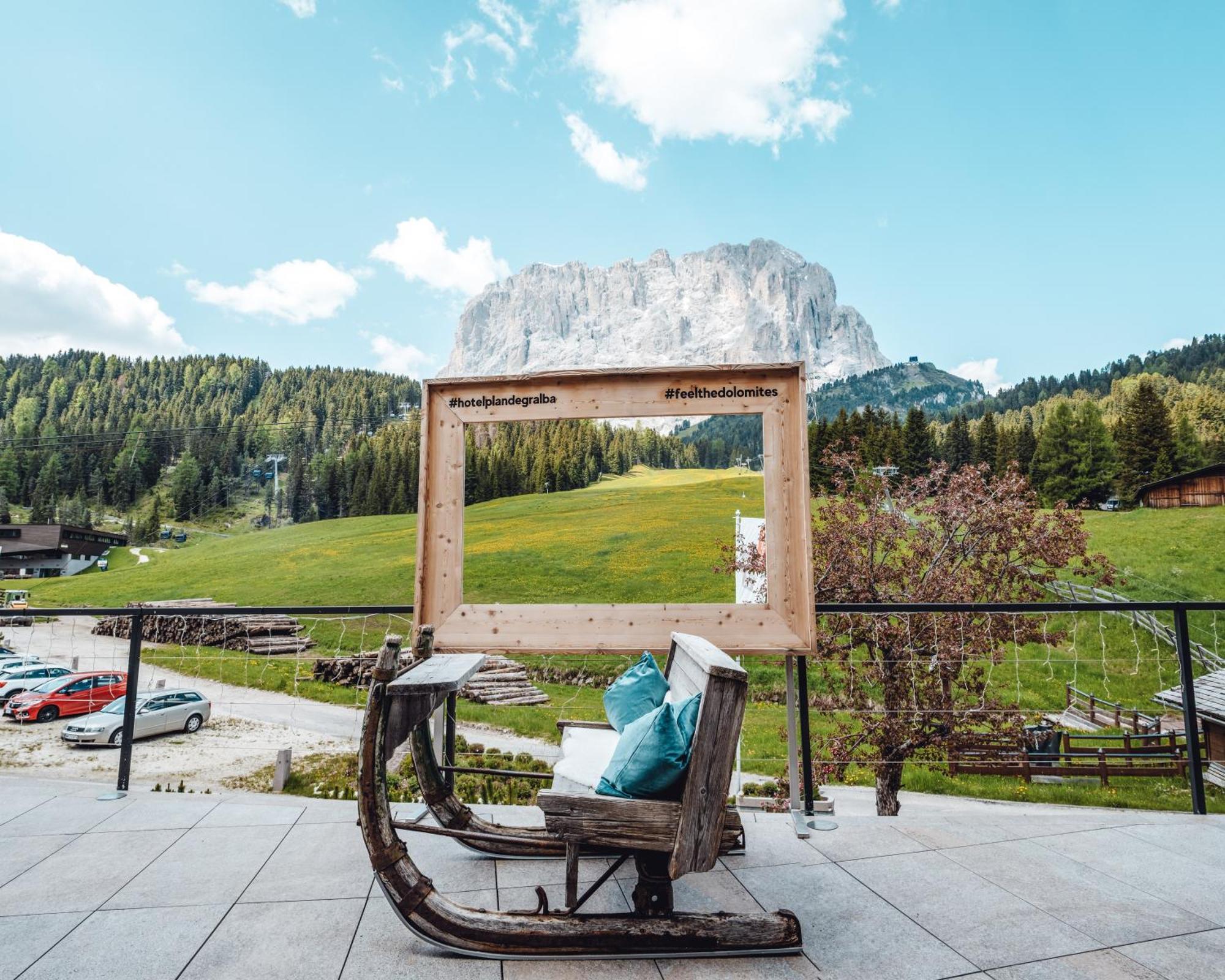 Hotel Plan De Gralba - Feel The Dolomites Selva di Val Gardena Luaran gambar